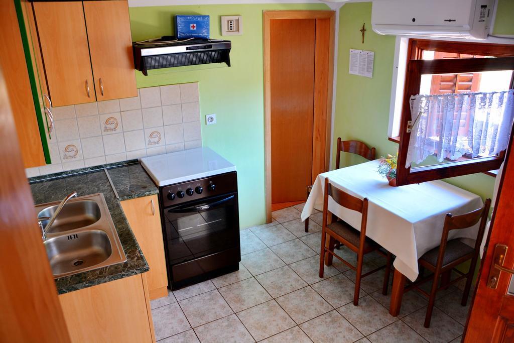 Apartments Joza Vir Eksteriør bilde